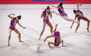 Ансамбълът на България по художествена гимнастика в състав Женина Трашлиева София