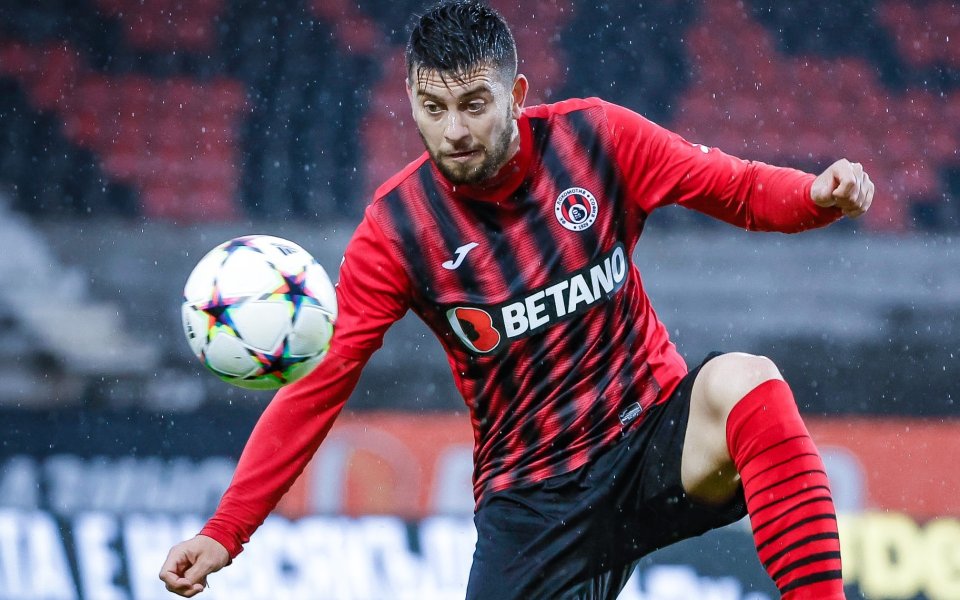 Нападателят на Локомотив София - Станислав Костов, даде специално интервю