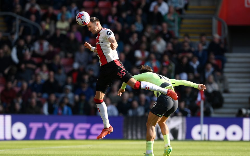 Саутхемптън и Манчестър Сити играят при резултат 0:1 в мач от 30-я