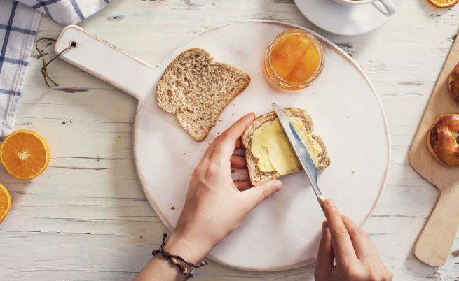 Диетолог: Най-малко вредната закуска са препечените филийки