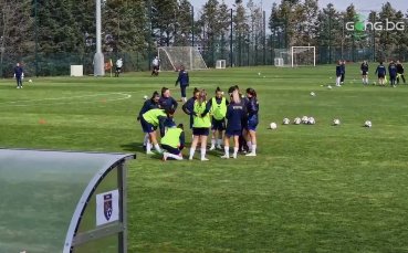 Женските национални отбори на България и Косово загряват преди финала на турнира в НФБ 