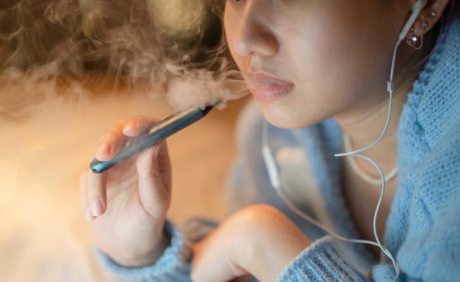 Ментоловите електронни цигари са по-вредни за белите дробове, сочи проучване
