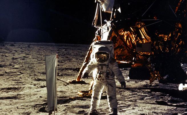 От първия полет на човек около Земята до стъпването на Луната: Кой е 