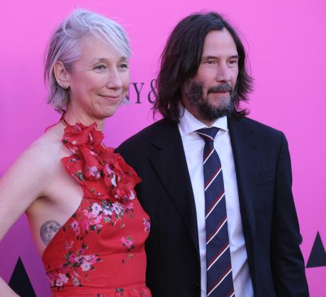 В един свят в който звездните връзки често започват с