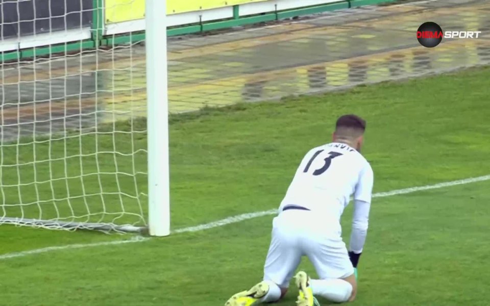 Вратарят на Ботев Пловдив Хидайет Ханкич се отчете с поредната