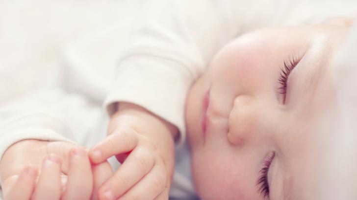 Дишането на новородено бебе: Какво е нормално, какво не е?
