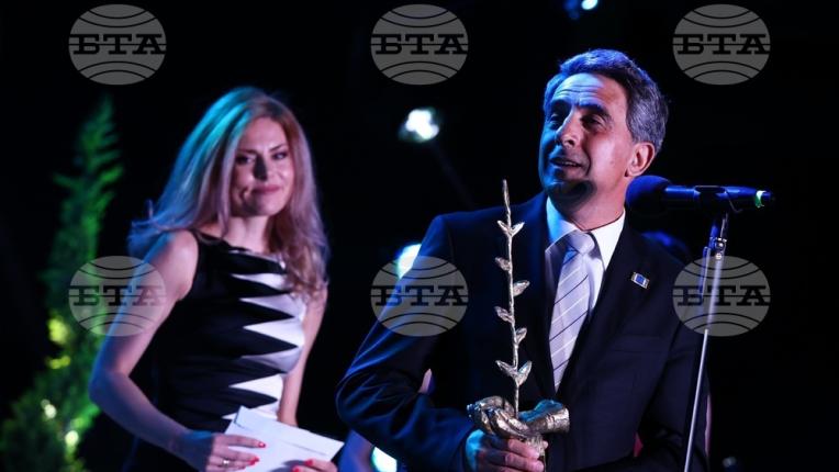  Деси Банова - Плевнелиева: Щастливото семейство и децата ѝ 