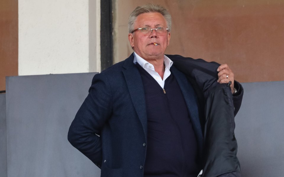 Собственикът на Локомотив София Иван Василев обяви, че се оттегля от