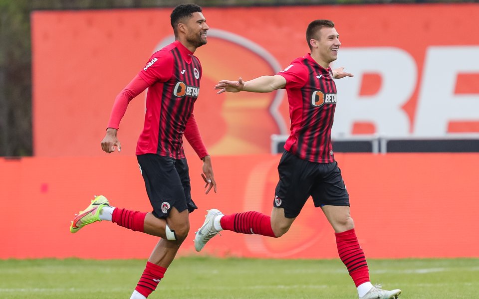 Локомотив София посреща Хебър в мач от 28-я кръг на