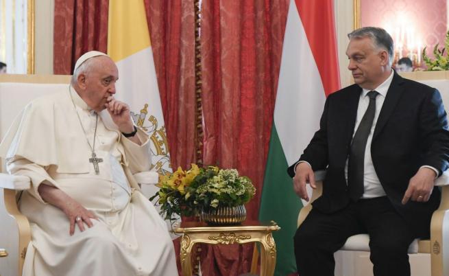 Среща на папа Франциск с унгарския премиер Виктор Орбан в двореца Шандор в Будапеща.