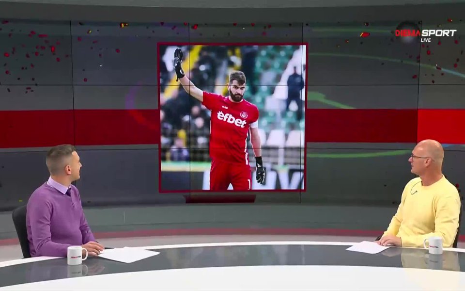 Във видеото може да видите страхотно спасяване на вратаря на