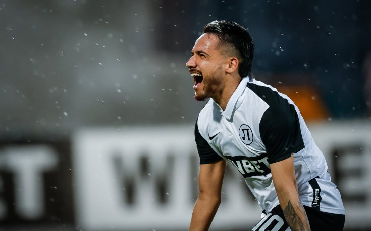 Локо Пд влетя в Топ 6 след триумф над Левски, „сините“ с първа загуба след ерата „Стоилов“