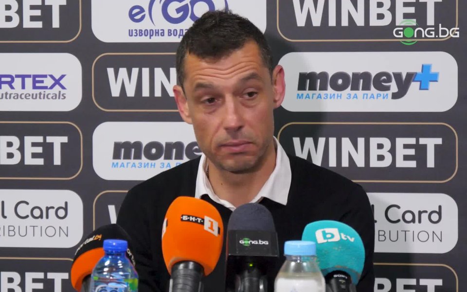 Треньорът на Локомотив Пловдив - Александър Томаш, говори пред всички