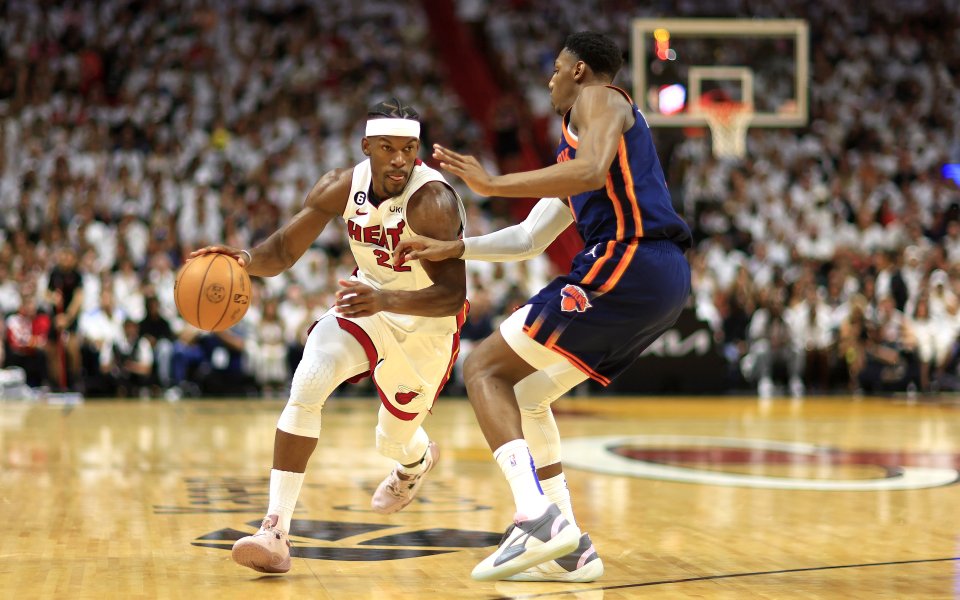 Джими Бътлър отбеляза 24 точки, 8 борби и 4 асистенции,