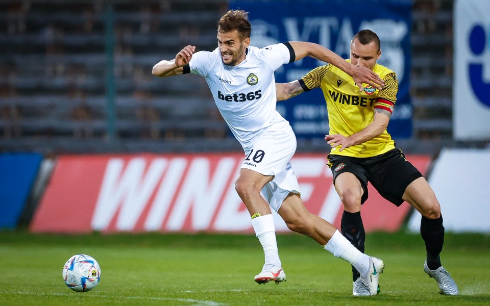 Ботев Пловдив и Славия се изправят един срещу друг в