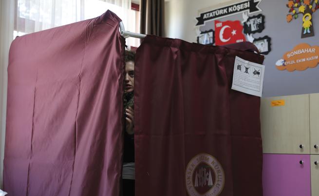 В Турция започна гласуването на президентските и парламентарните избори