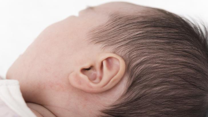 Ушна кал при бебета и малки деца: Какво е нормално и какво е проблем?