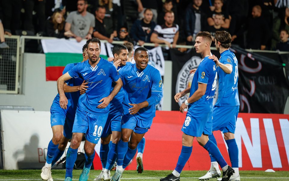 Левски разби с 3:0 като гост Локомотив Пловдив в мач