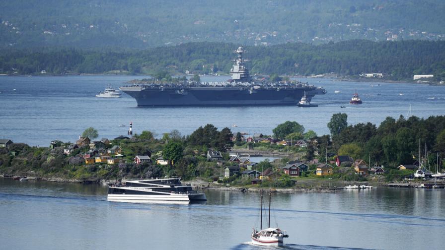 Най-големият военен кораб в света пристигна в Норвегия