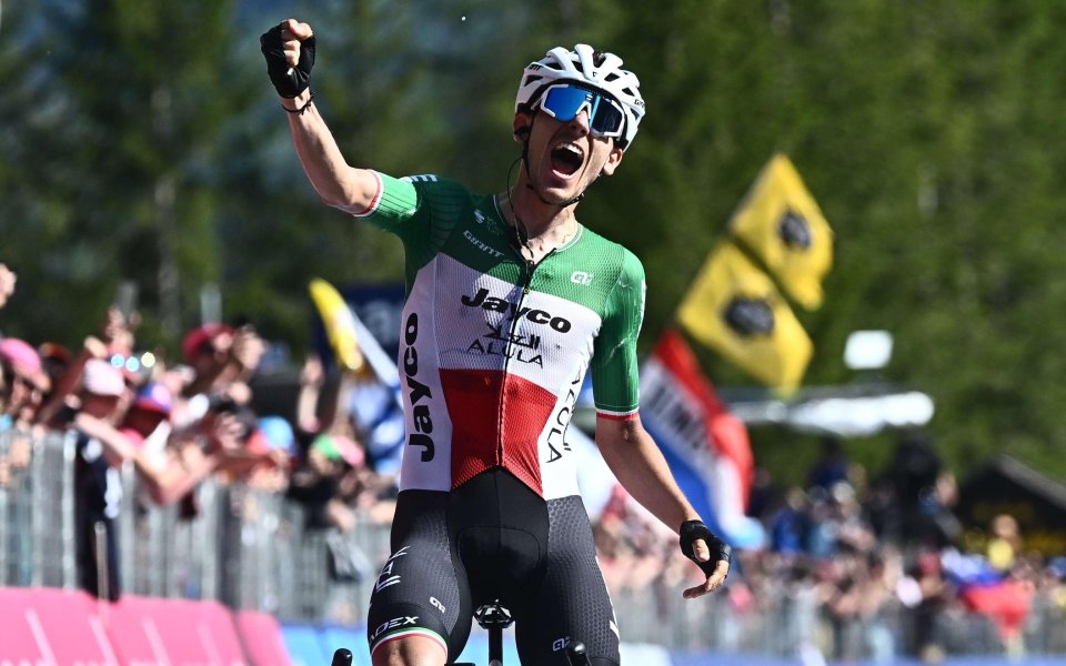 Филипо Дзана триумфира в 18-ия етап от Обиколката на Италия