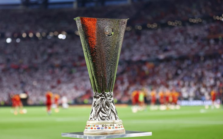 Легенда на Манчестър Юнайтед идва в България с трофеи от УЕФА