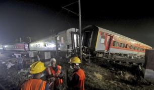 Влаковата катастрофа в Индия: Най-малко 233 са загиналите, 900 са ранени
