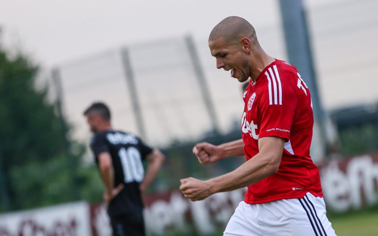 Черноморец Бургас с трансферен удар