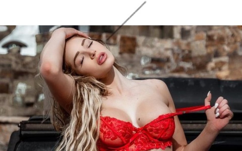 Кортни Тейлър е модел и инфлуенсър. Красавицата обича да се