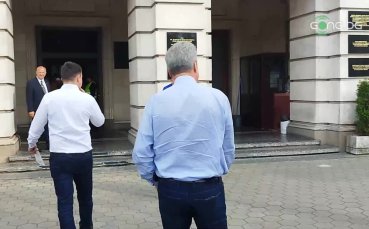 Бившият собственик на Левски Тодор Батков пристигна на стадион Васил