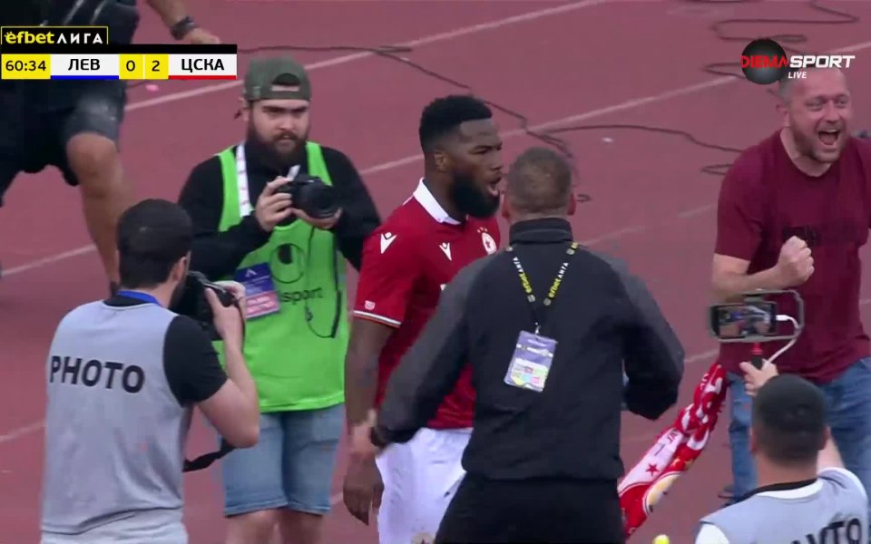 В 61-ата минута ЦСКА удвои резултата в дербито с Левски. Амос
