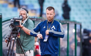 Треньорът на Левски Елин Топузаков отговори на Саша Илич