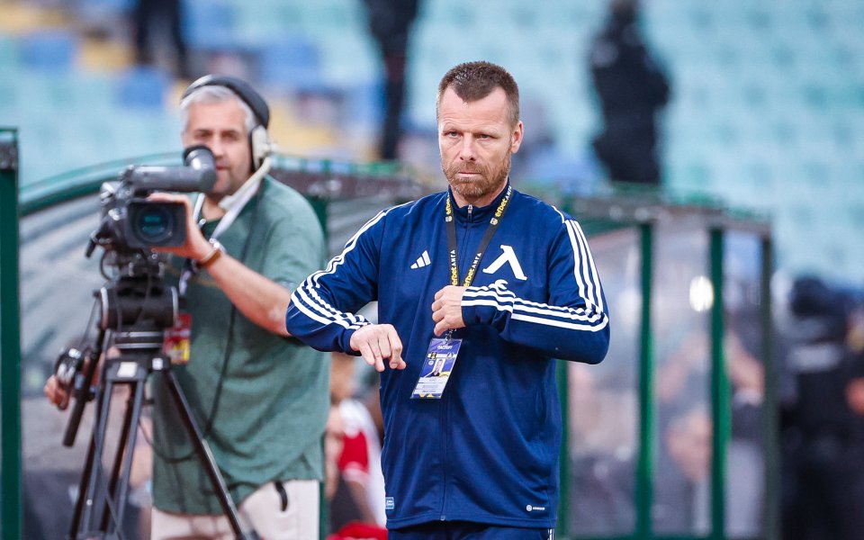 Треньорът на Левски - Елин Топузаков, отговори на Саша Илич,