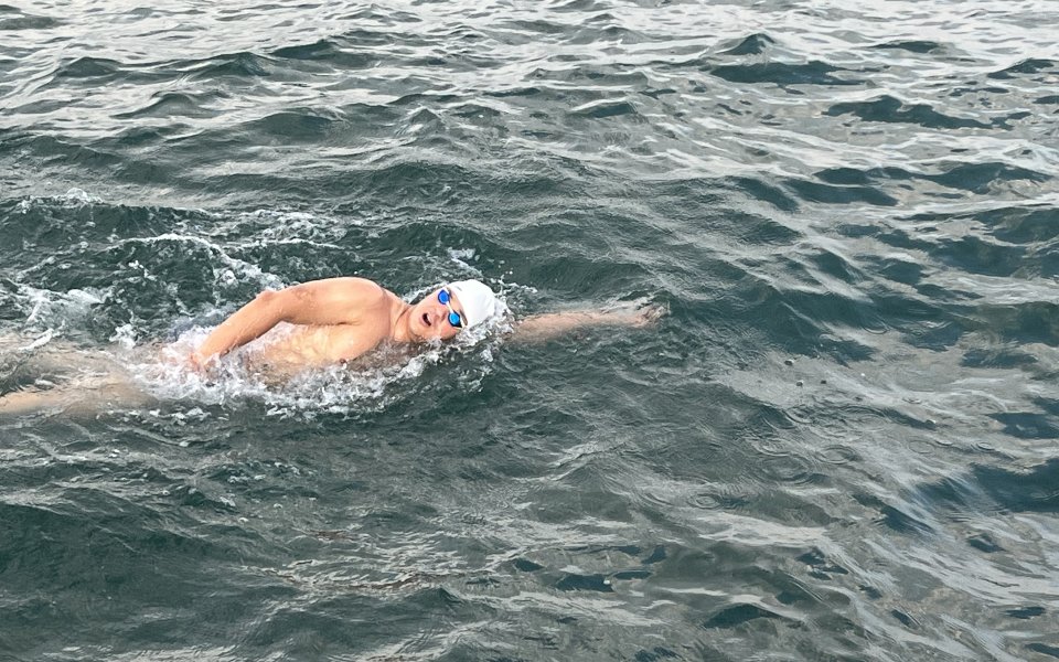Тежки тренировки в море за Цанко Цанков преди плуването в САЩ