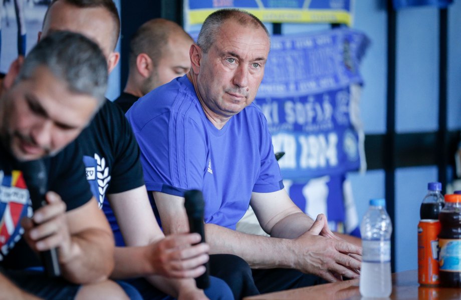 Станимир Стоилов се срещна с фенове на Левски в хасково1