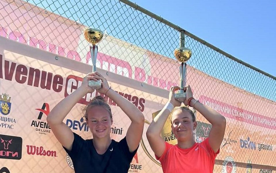 Брияна Иванова и Анджелина Костова спечелиха титлата на двойки при