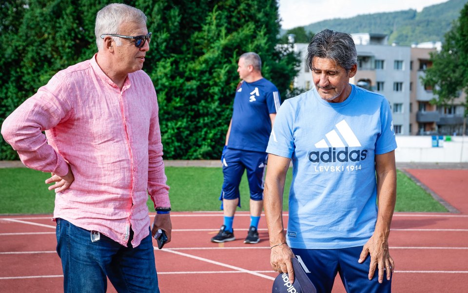 Мажоритарният собственик на  Левски Наско Сираков посети представителния отбор на