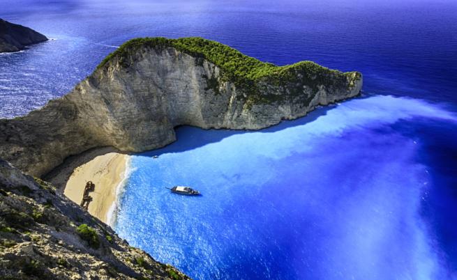 Гърция с нова, солена глоба за туристи нарушители