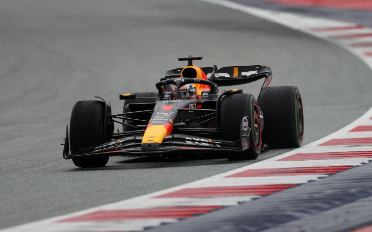 Волф за доминацията на Верстапен: Все едно се състезава с болиди на Формула 2