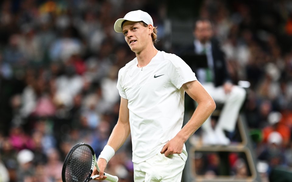 Поставеният под номер 8 в схемата Яник Синер (Италия) стартира