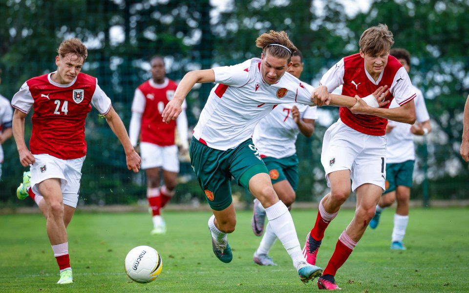 Младежкият национал на България - Марсел Бибишков, бе представен като