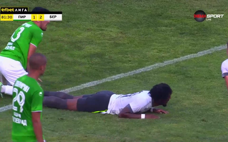 Берое можеше да реши всичко в мача. Енцо Еспиноса намери