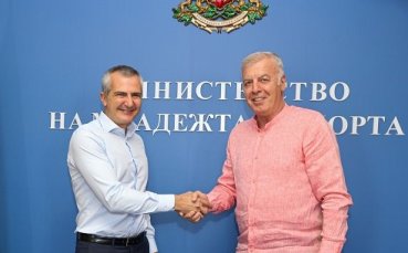 Сираков проведе важна среща със спортния министър, вижте какво обсъждаха