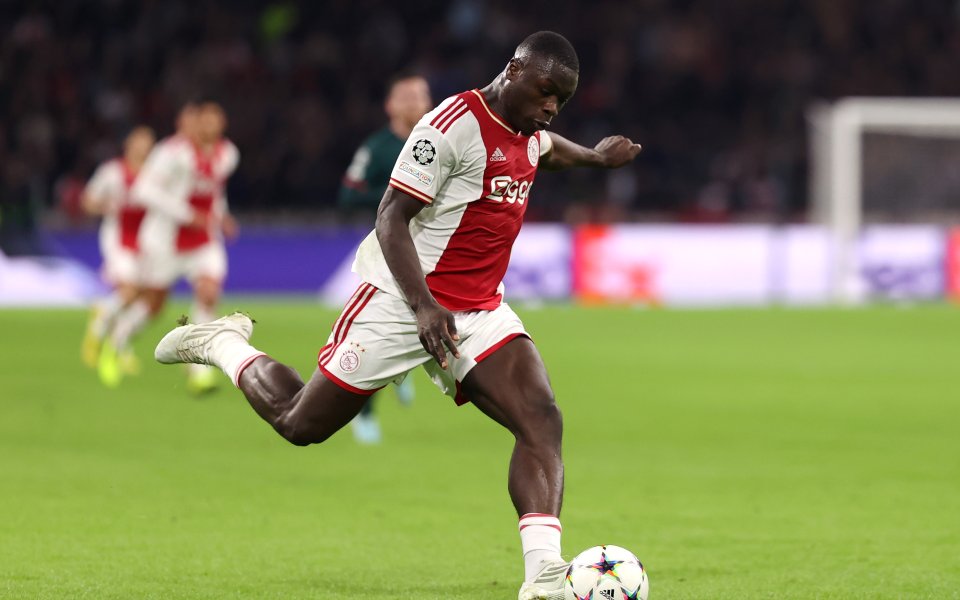 Евертън проявява интерес към Брайън Броуби от Аякс, съобщи Скай