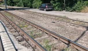 Влак дерайлира край Трявна, има пострадали пътници