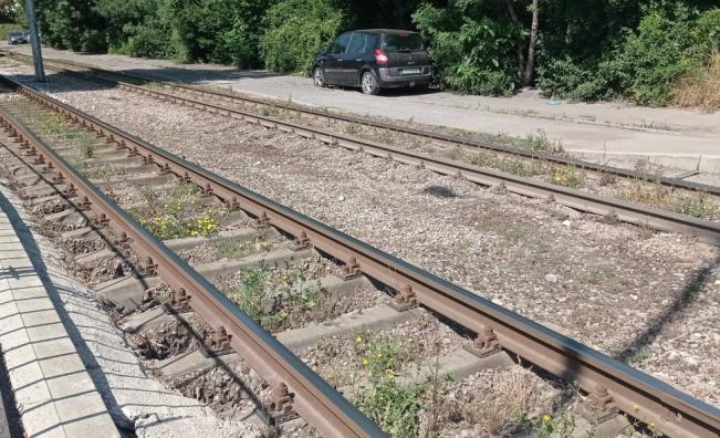 Влак дерайлира край Трявна, има пострадали пътници