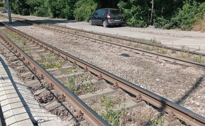 Влак дерайлира край Трявна, има пострадали пътници