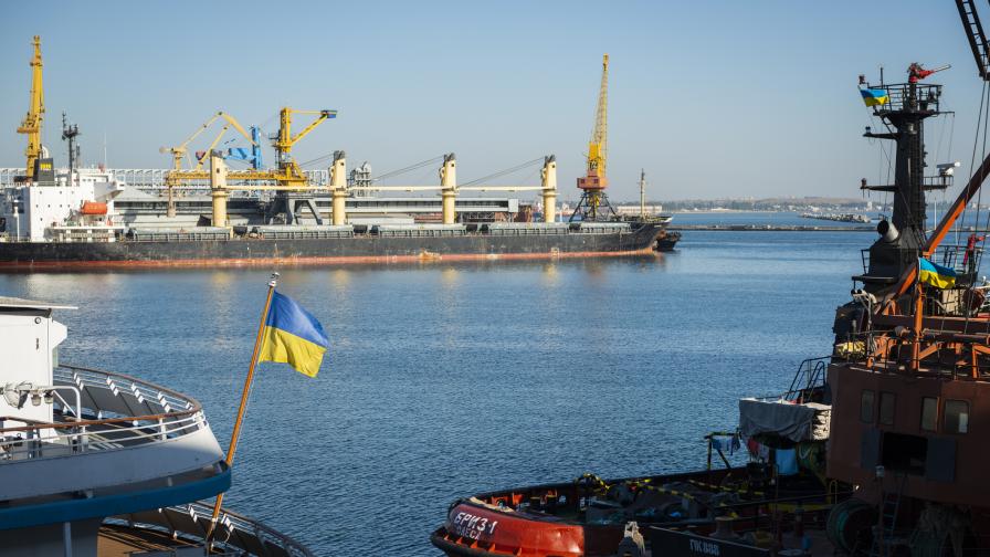 <p>Руска атака срещу пристанище в Одеска област</p>