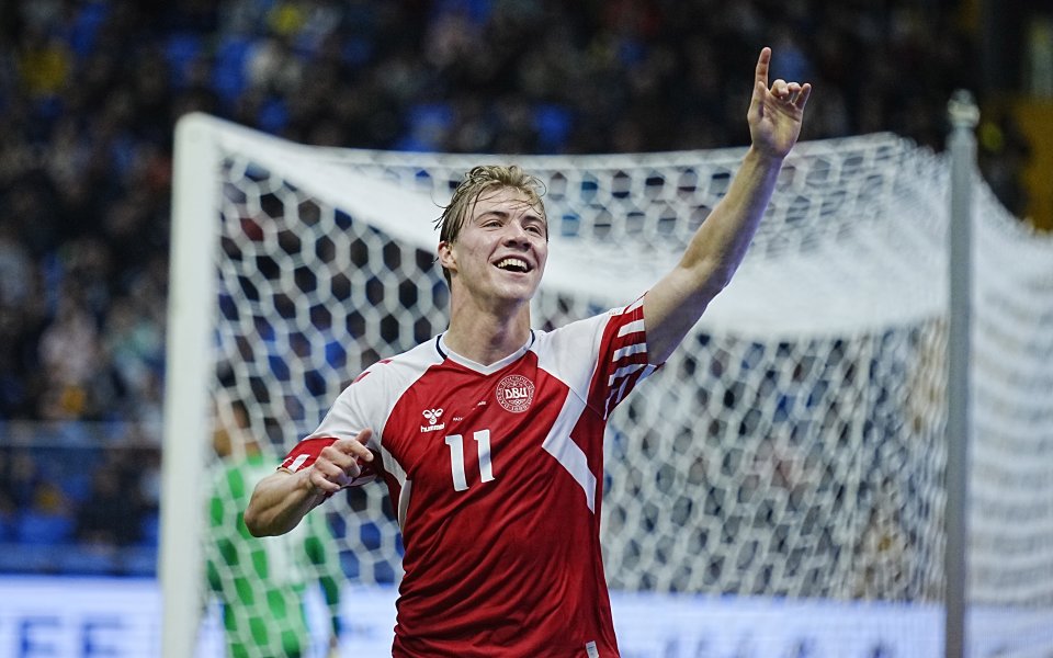 Френският шампион Пари Сен Жермен е направил оферта от 50