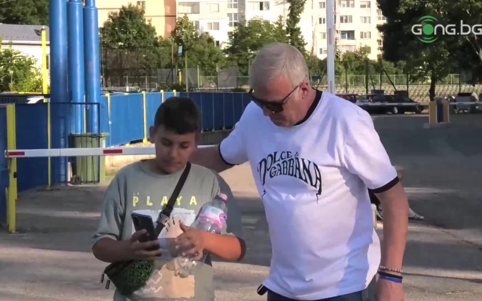 Мажоритарният собственик на Левски - Наско Сираков, изгледа днешната тренировка