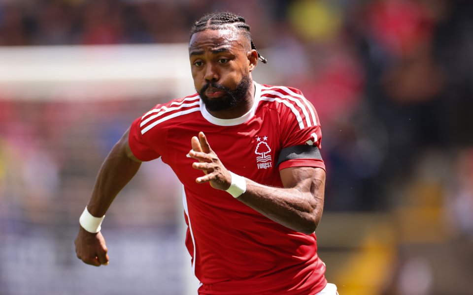 Аталанта е провел първоначални разговори с Нотингам Форест за нападателя